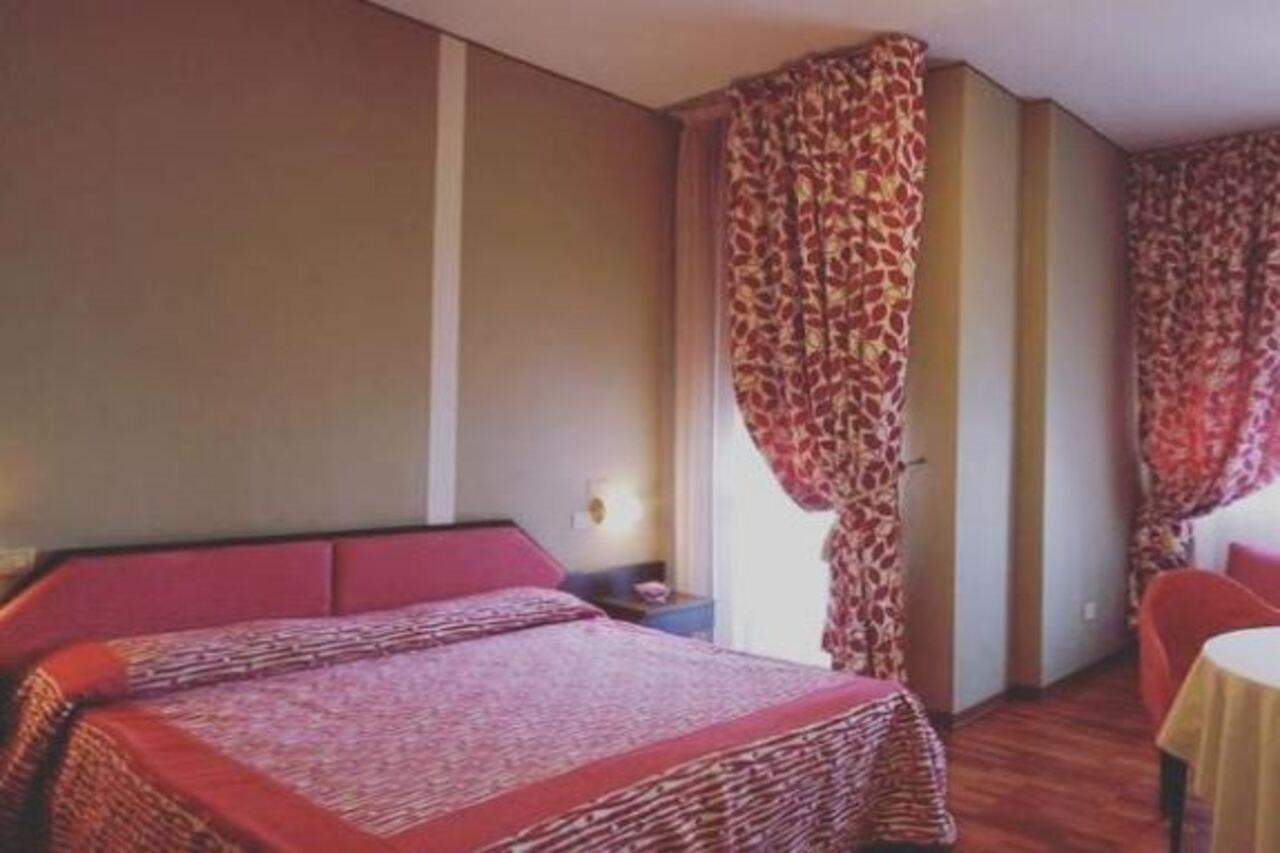 Hotel Bristol Pesaro Exterior foto