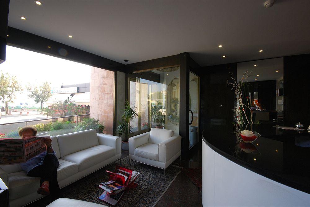 Hotel Bristol Pesaro Exterior foto