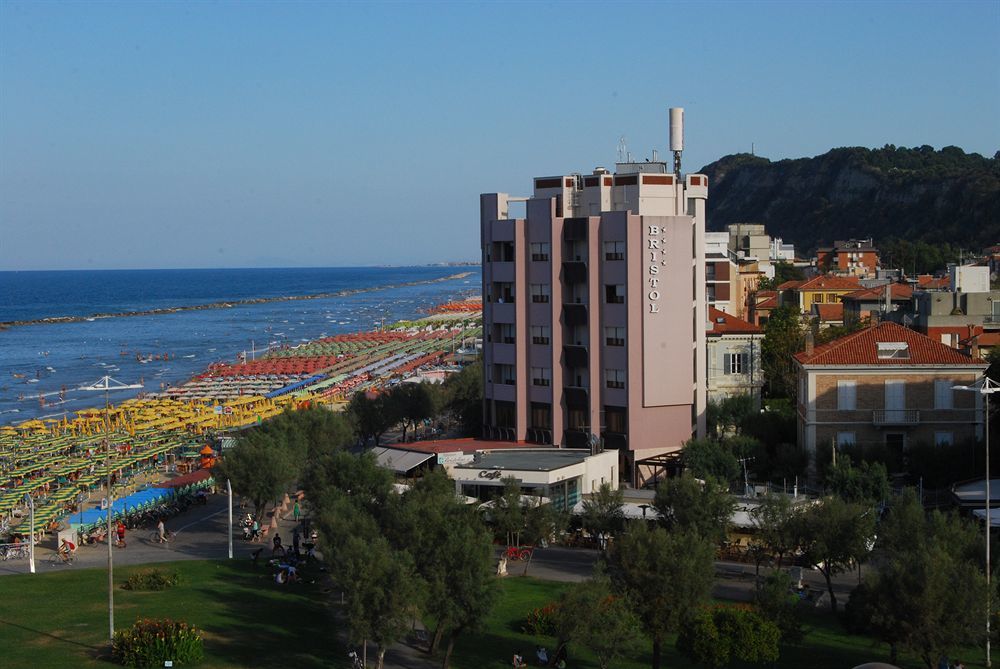 Hotel Bristol Pesaro Exterior foto